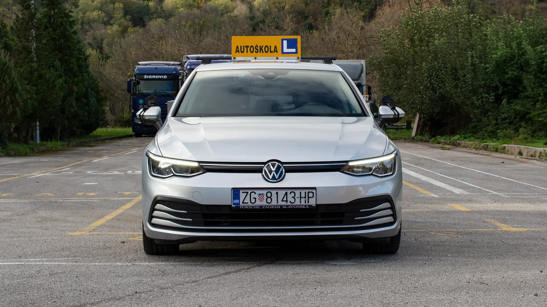 vw-golf8-sivi-front