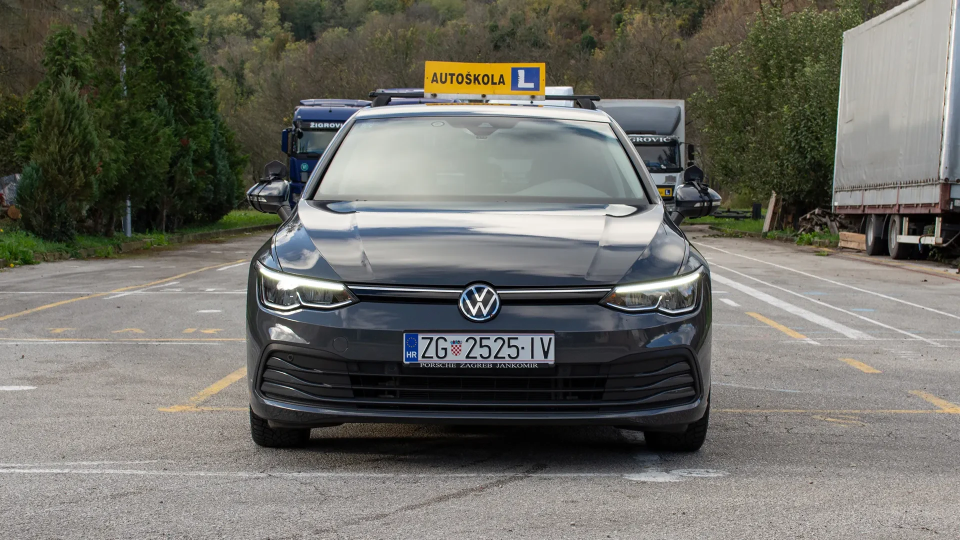 vw-golf8-tamnosivi-front